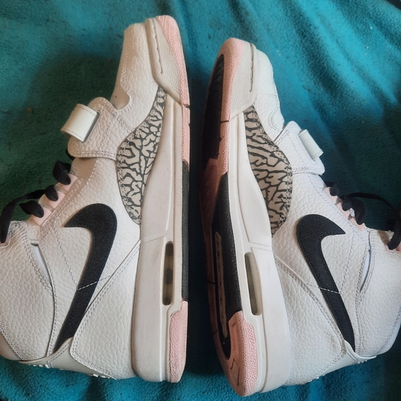 Nike Air Jodan Legacy - Picture 4 of 8